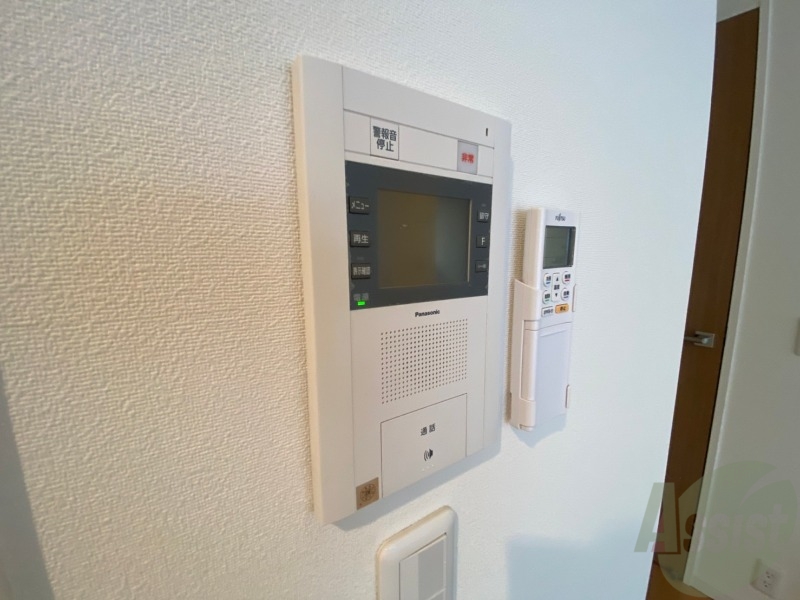 セキュリティ　ＴＶモニター付インターホンです。来客者の顔が見えるので安心！