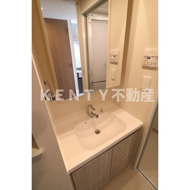 洗面設備　スペースが確保できる洗面所です