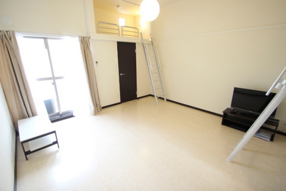 居室・リビング　※別部屋の写真です