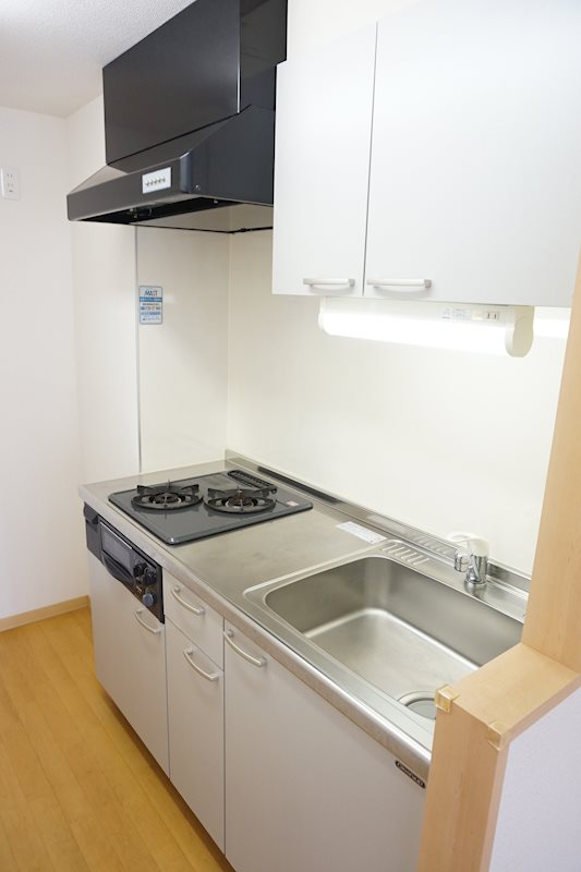 キッチン　２口コンロ付システムキッチンでお料理ラクラク