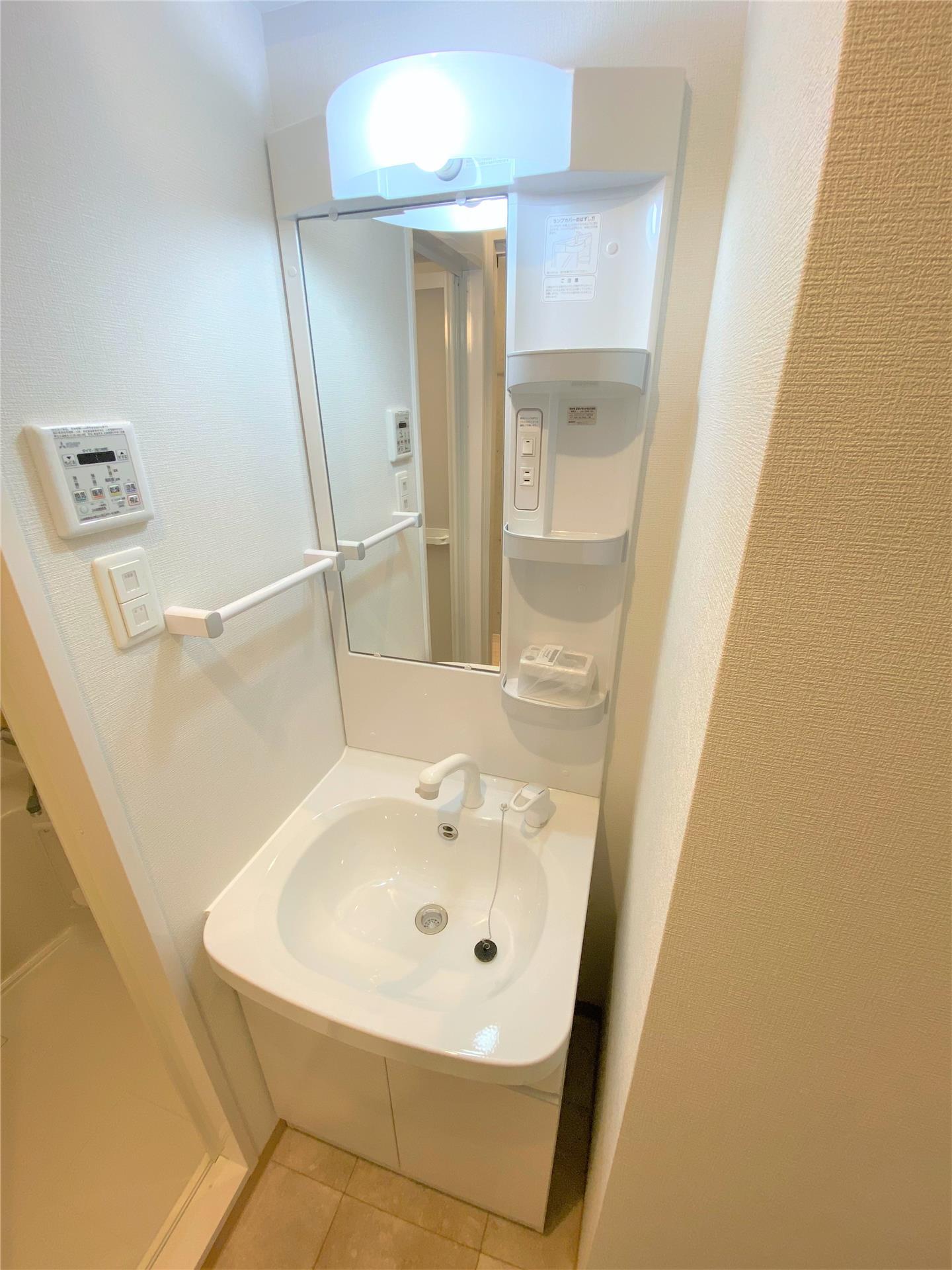 洗面設備　※モデルルーム写真