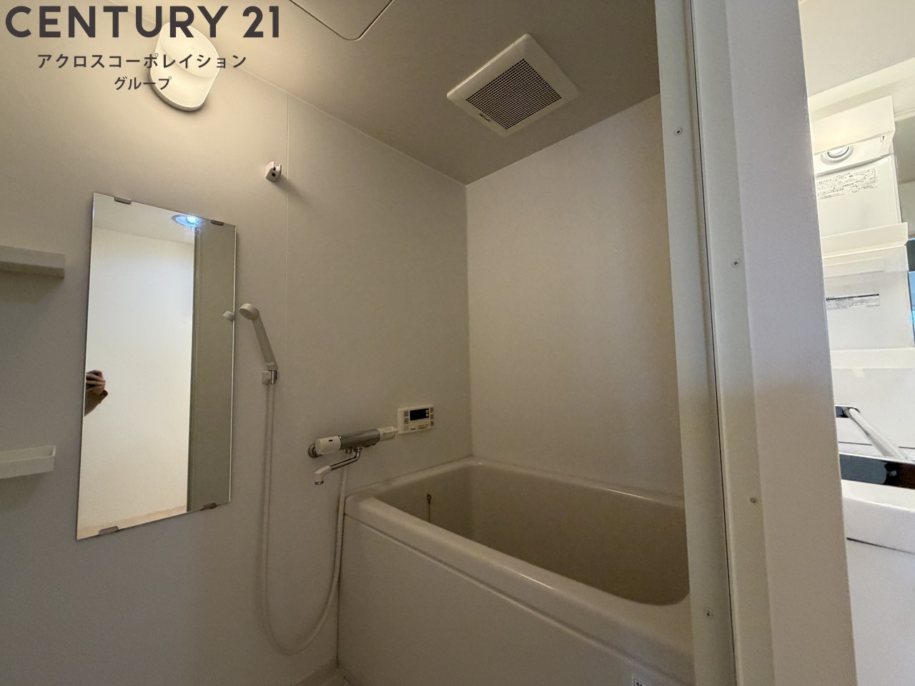 バス・シャワールーム　鏡有