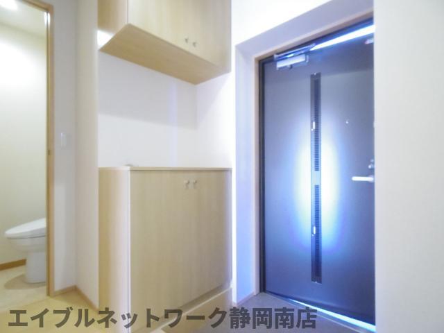玄関　落ち着いた玄関です