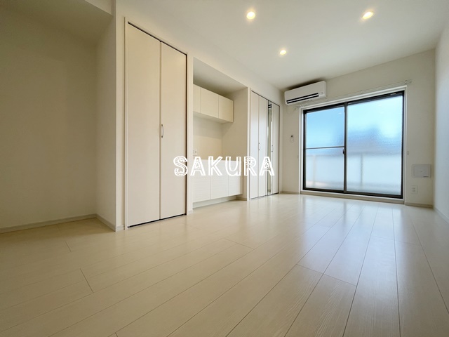 居室・リビング　使いやすい形の為、レイアウトを楽しめます♪