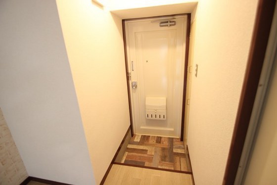 玄関　※別部屋の写真です