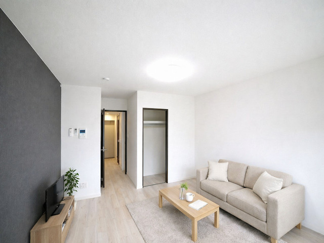 居室・リビング　CGで家具等を配置したもので家具等は含まれません。