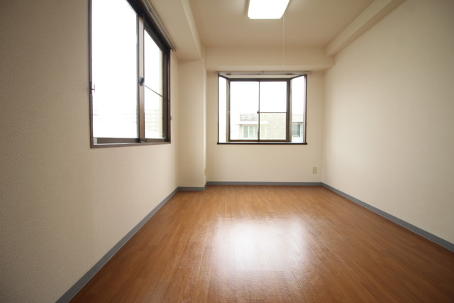 居室・リビング　同タイプ別室参考写真