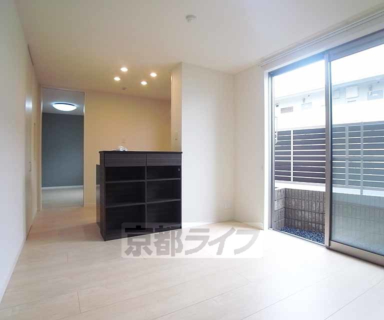 居室・リビング　明るいリビングです。