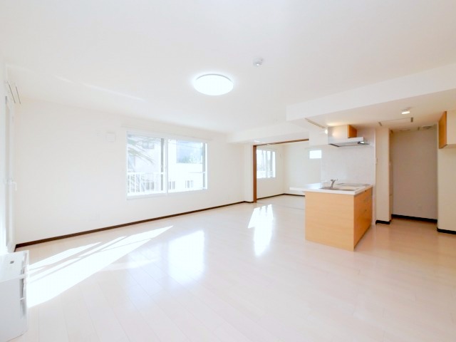 居室・リビング　日当たり良好で明るく暖かいお部屋です♪