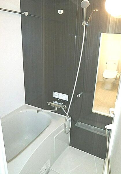 バス・シャワールーム　左右反転