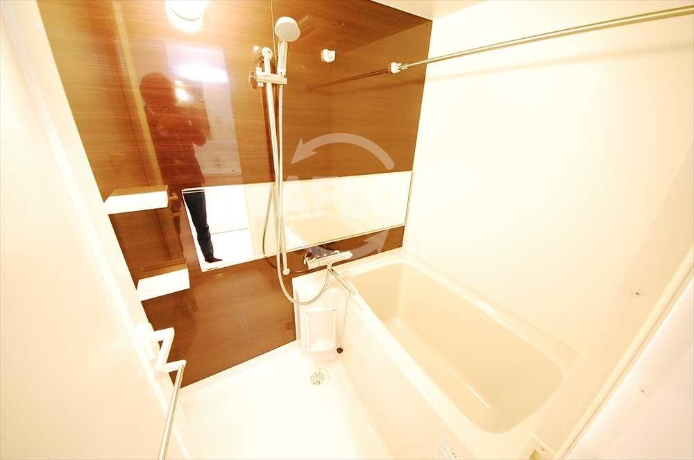 バス・シャワールーム　スプランディッド難波　浴室換気乾燥暖房機付バスルーム