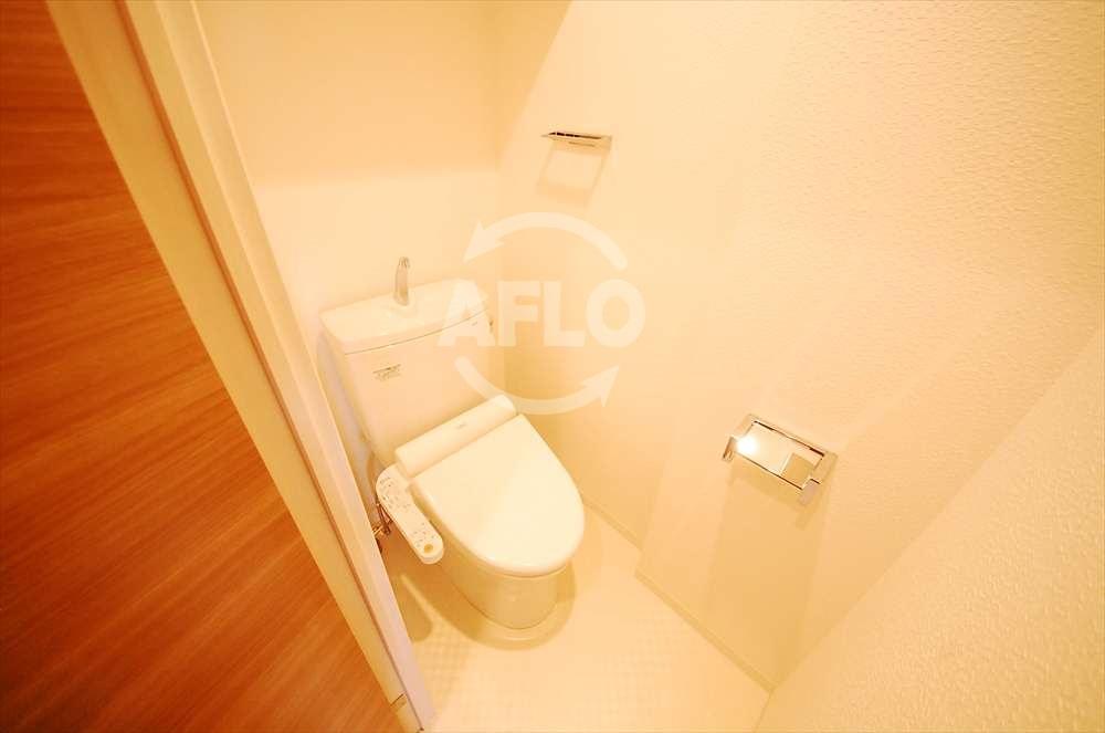 トイレ　スプランディッド難波　温水洗浄便座