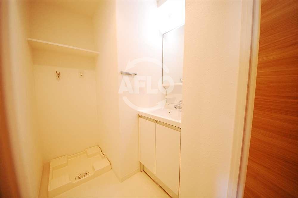 洗面設備　スプランディッド難波　独立洗面化粧台