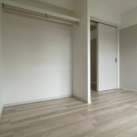 居室・リビング　広々とした洋室です