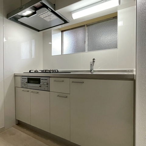 キッチン　コンパクトなキッチンで掃除もラクラク