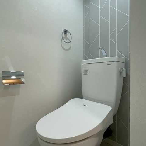 トイレ　コンパクトで使いやすいお風呂です