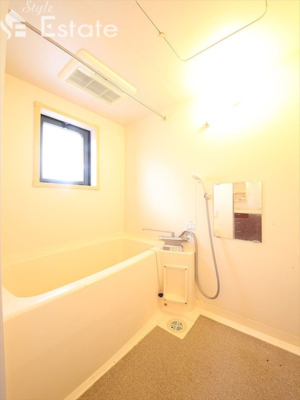 バス・シャワールーム　バスルーム