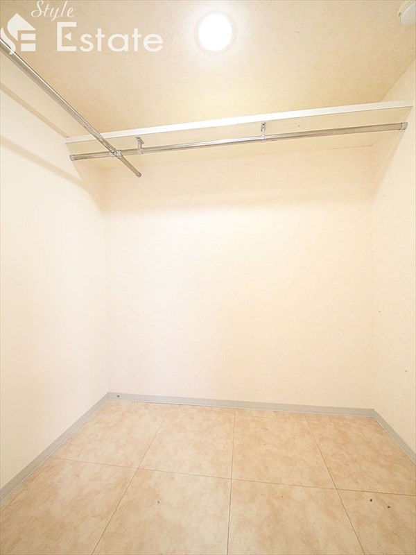 収納　ウォークインクローゼット