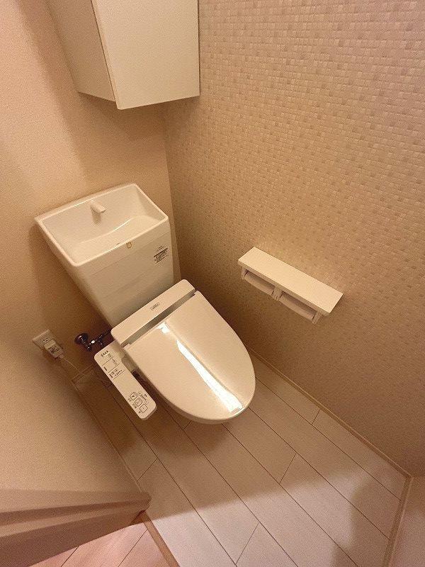 トイレ　温水洗浄便座