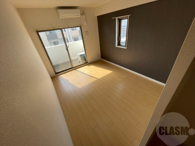 居室・リビング　７．３帖の洋室です