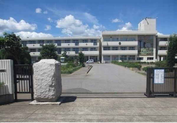 小学校　八街市立実住小学校（小学校）まで600m