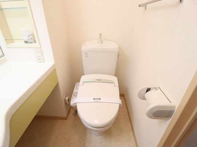 トイレ　温水洗浄暖房便座