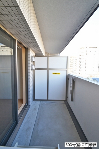 バルコニー　奥行き１．６メールのワイドなバルコニー！