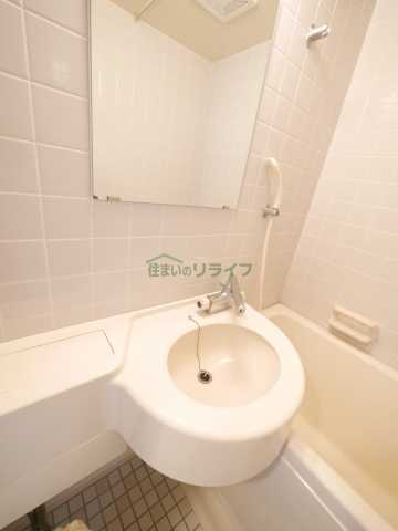 洗面設備　別部屋の参考写真で御座います。
