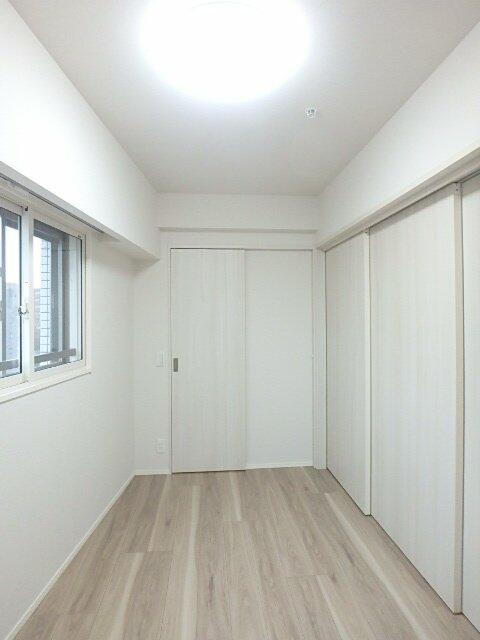 その他部屋・スペース　広くて明るい寝室