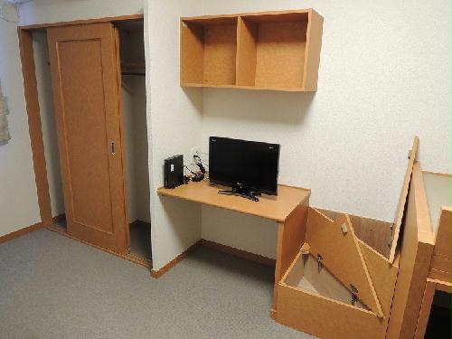 居室・リビング　収納スペースたくさん
