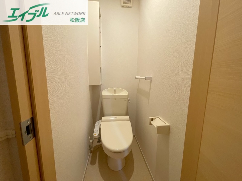 トイレ　同型参考写真