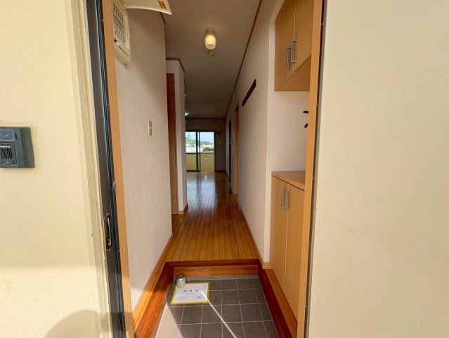 玄関　※退去前の為、別部屋の写真を掲載しております