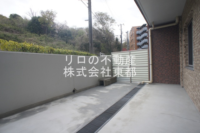バルコニー　奥行きのあるバルコニーが人気♪洗濯物もたくさん干せます！
