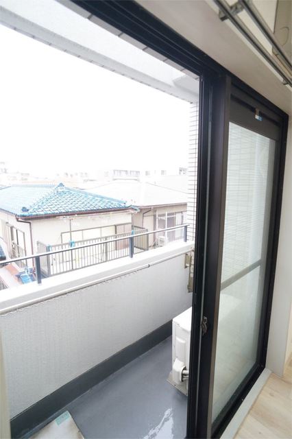 バルコニー　参考写真（同建物別部屋のものです）