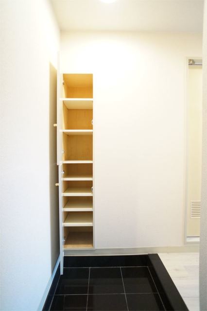玄関　参考写真（同建物別部屋のものです）