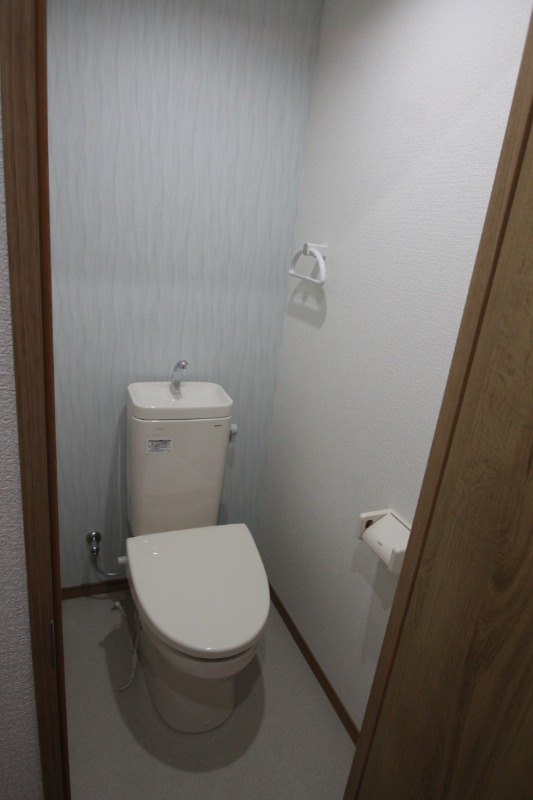 トイレ　※同タイプ写真