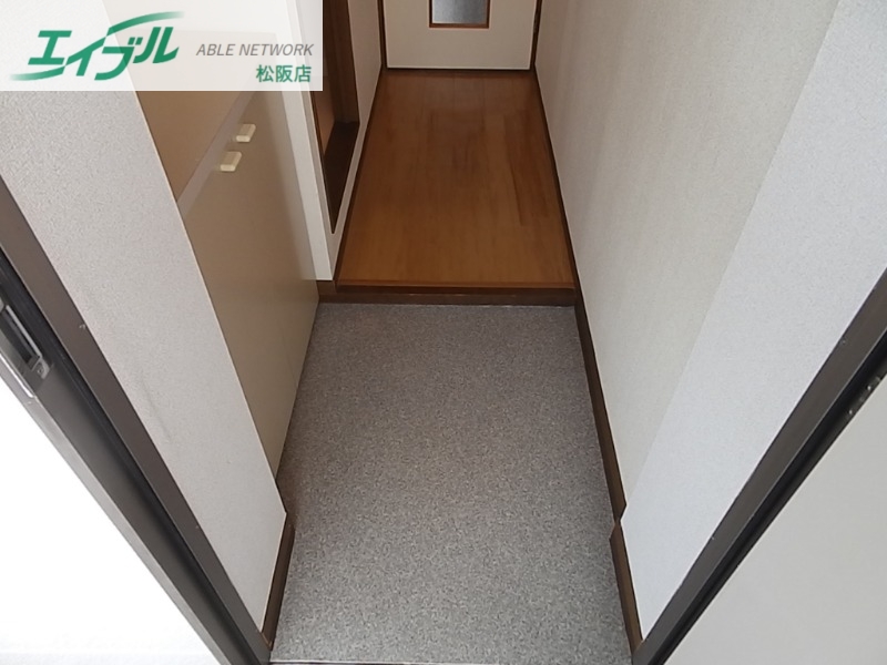 玄関　別部屋反転同型タイプ