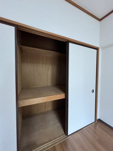 収納　押入