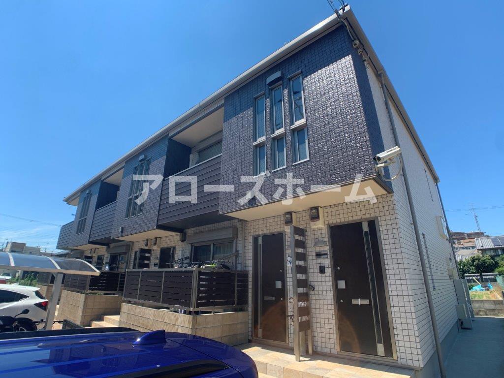 建物外観　室内写真は前回募集の2階居室です。