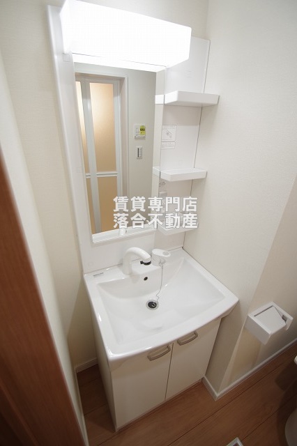 洗面設備　独立洗面化粧台付き