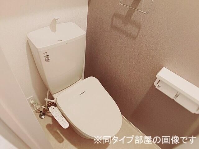 トイレ　同タイプ部屋の写真です。