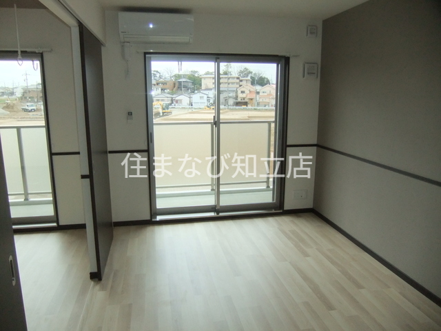 居室・リビング　同型別部屋写真
