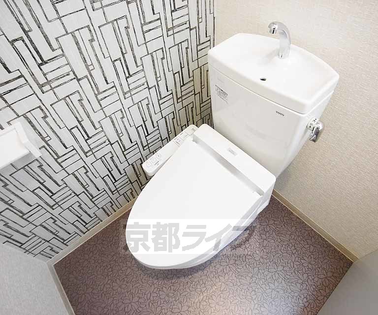 トイレ　ウォシュレット付き清潔なトイレです。