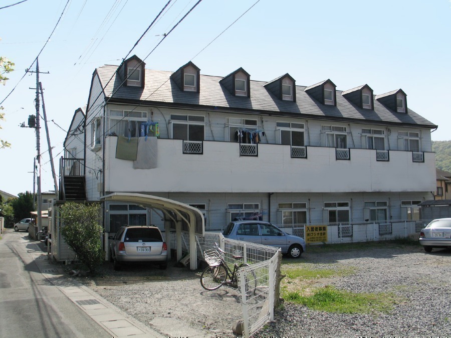 建物外観　閑静な住宅街に立地