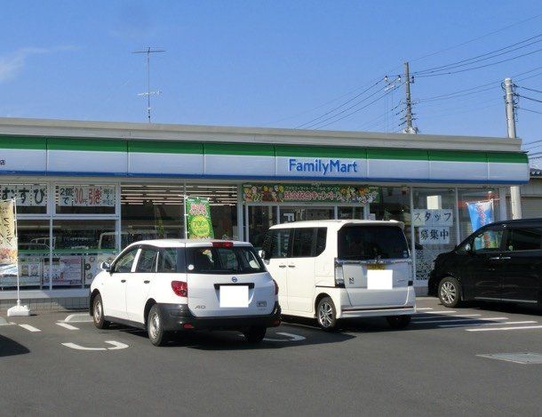 コンビニ　ファミリーマート水戸酒門店（コンビニ）まで890m
