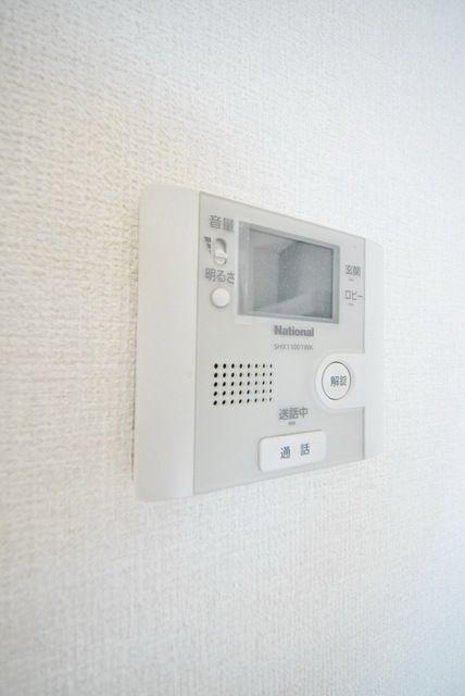 セキュリティ　モニター付きインターホン