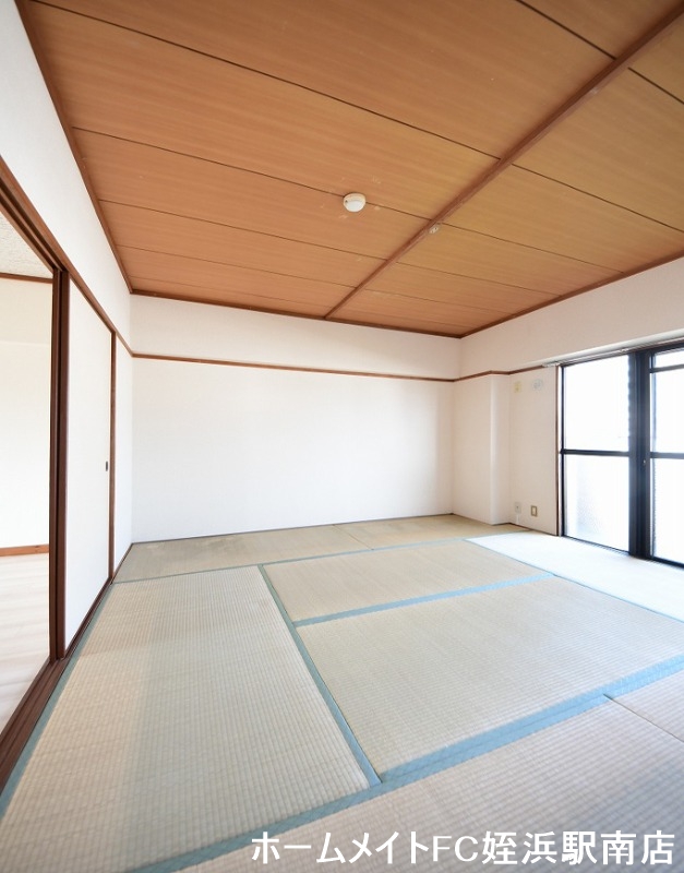 その他設備　★広々8帖の和室♪★