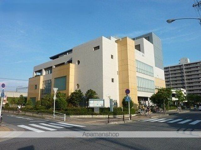 図書館　名古屋市中川図書館（図書館）まで700m