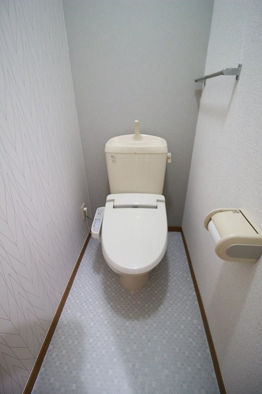 トイレ　退去前の為、写真は別号室のものになります。
