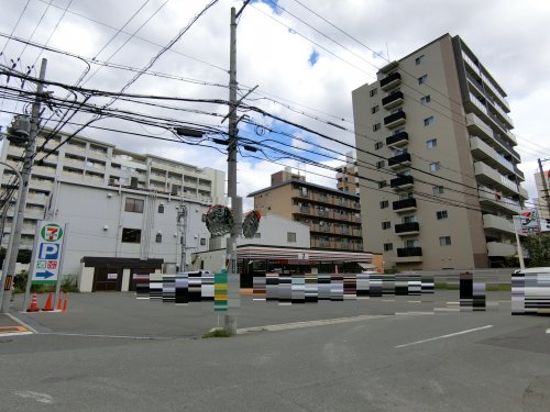 コンビニ　セブン-イレブン 吹田江の木町店（コンビニ）まで960m